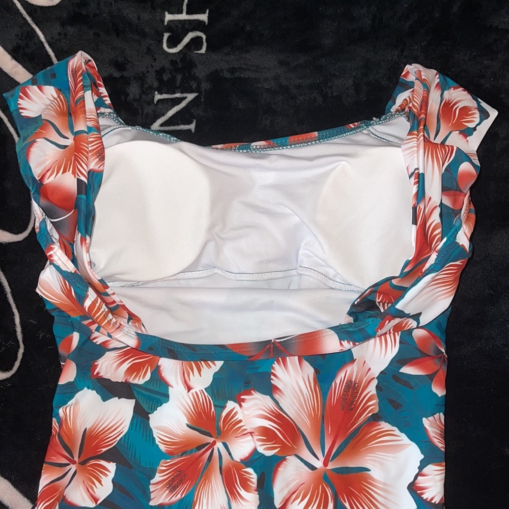 New Floral One Piece Swimsuit Bathing suit🩱🌸 - Picture 4 of 6